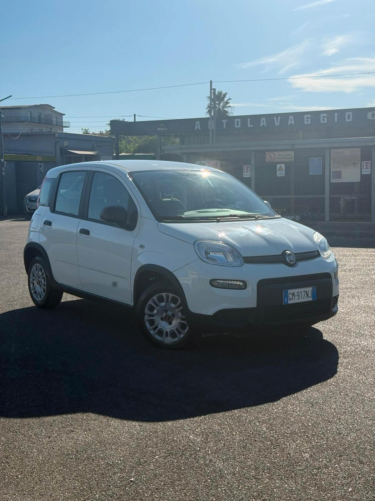 Fiat Panda 1.0 Hybrid City Life 2023 iva esposta