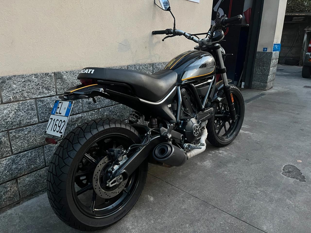 DUCAT SCRAMBLER SIXTY 2 400CC A2 - 2019 - BASSO CHILOMETRAGGIO