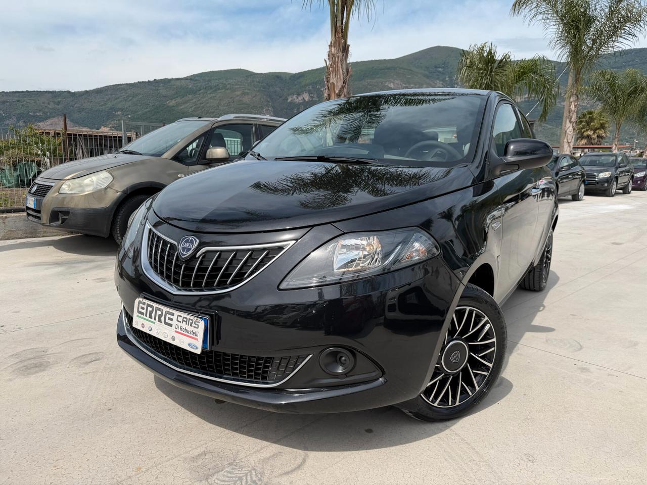 LANCIA YPSILON ANNO 2024 1.0 HYBRID 70 CV * KM 0