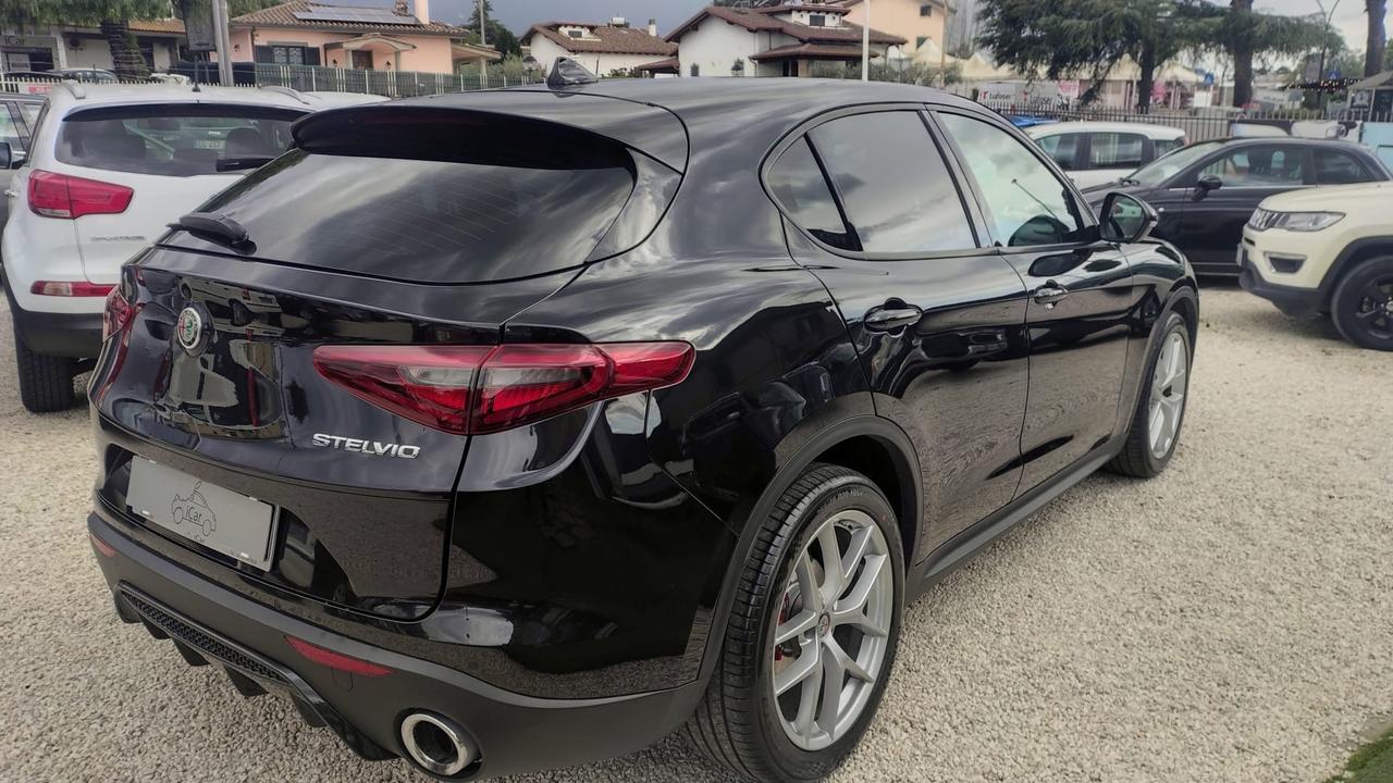Alfa Romeo Stelvio 2.2 Turbodiesel 190 CV AT8 RWD Executive