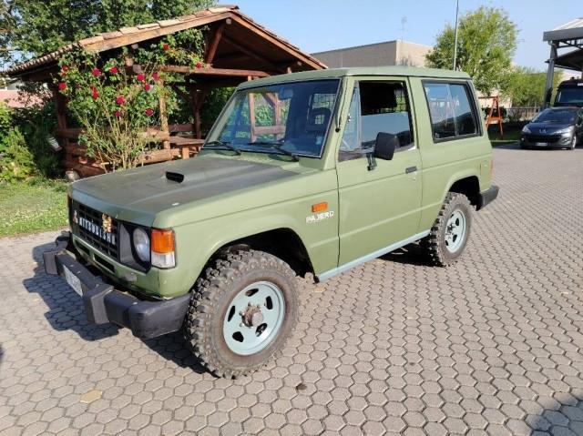 Mitsubishi Pajero Pajero 2.4 td Base Metal Top