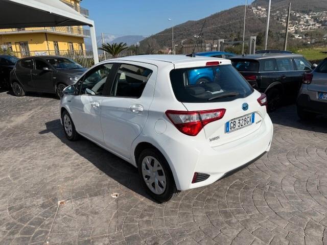 Toyota Yaris 1.5 Hybrid 5P Auto Business