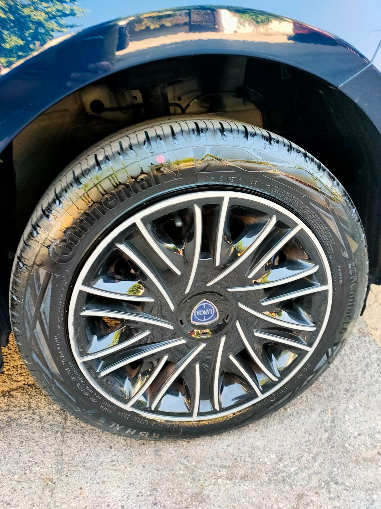 Lancia Ypsilon 1.0 FireFly 5 porte S&S Hybrid Ecochic Gold