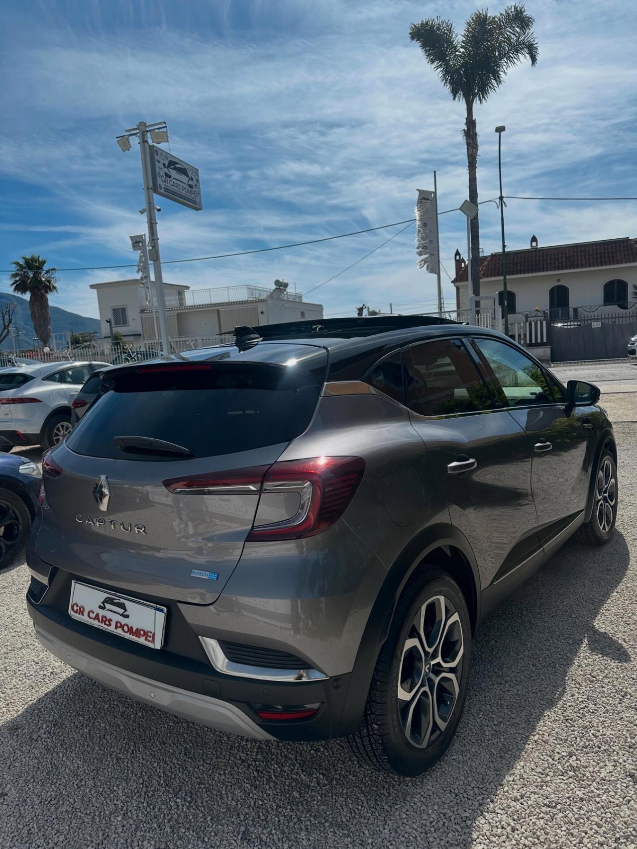 Renault Captur Plug-in Hybrid E-Tech 160 CV Initiale Paris