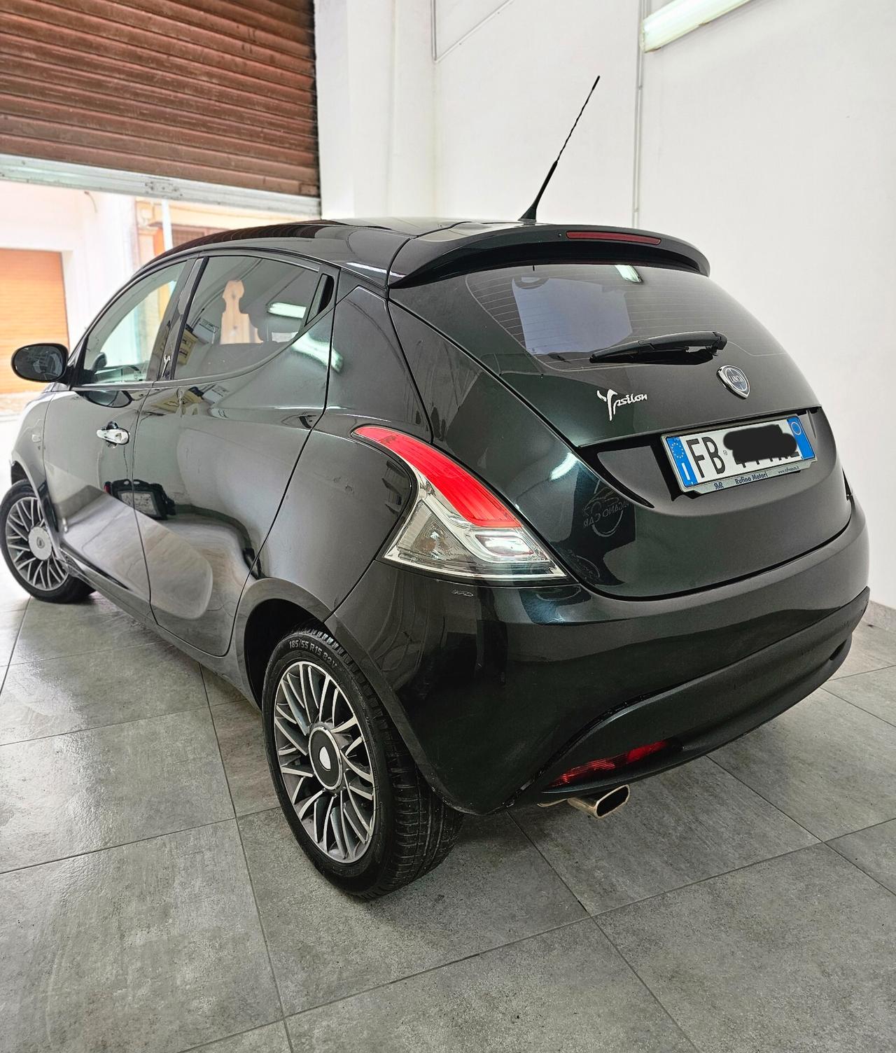 Lancia Ypsilon 1.2 69 CV 5 porte Platinum S&S