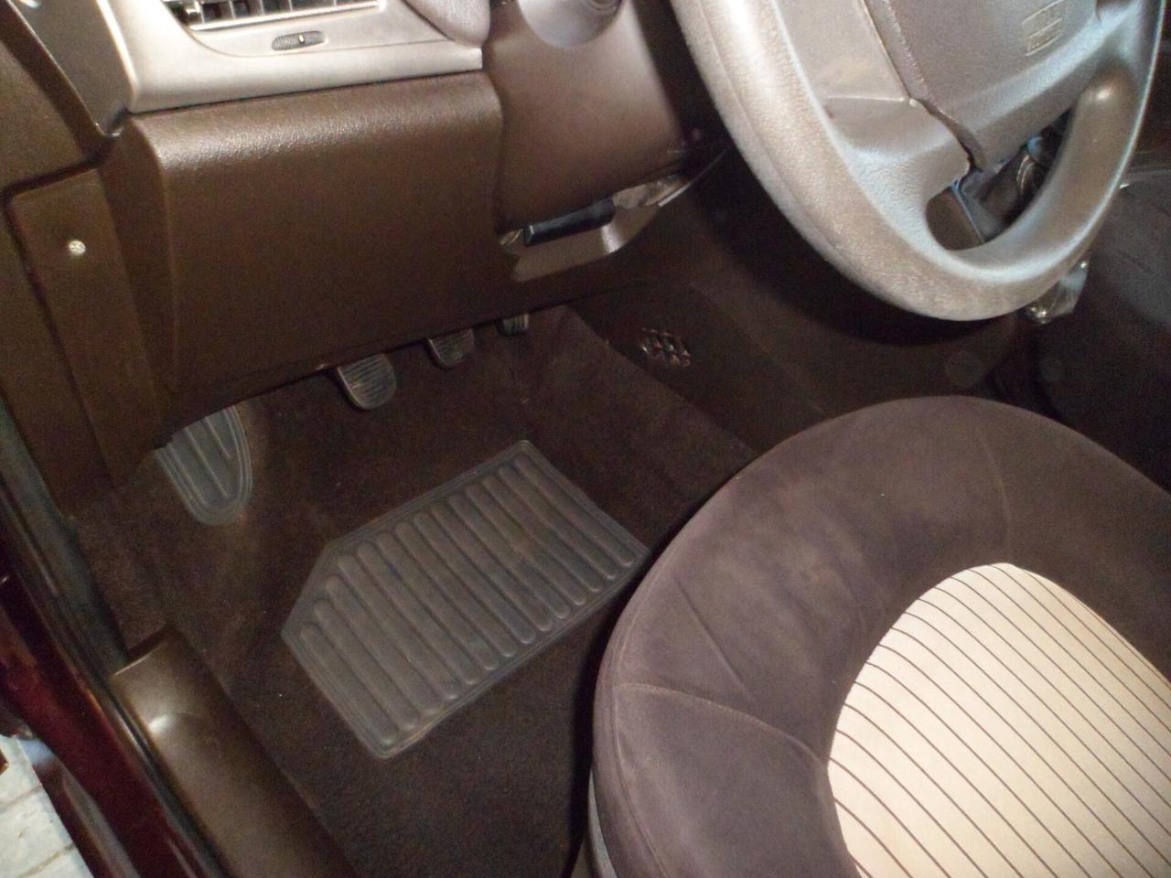 Lancia Ypsilon 1.2b solo km131000 full 08