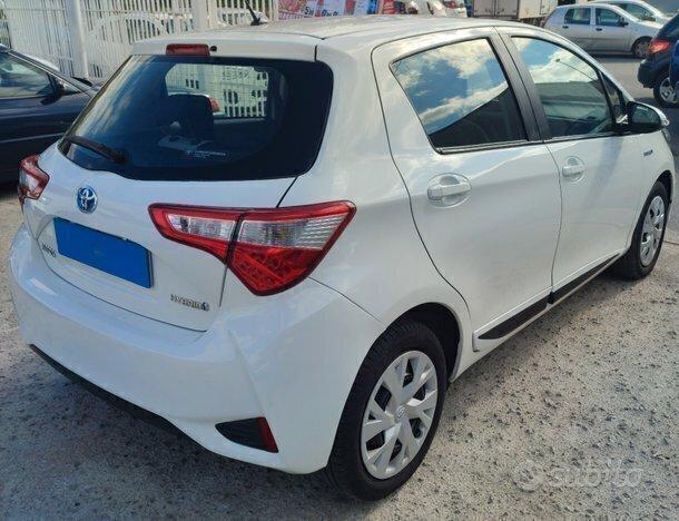 Toyota Yaris 1.5 Hybrid 5 porte Active