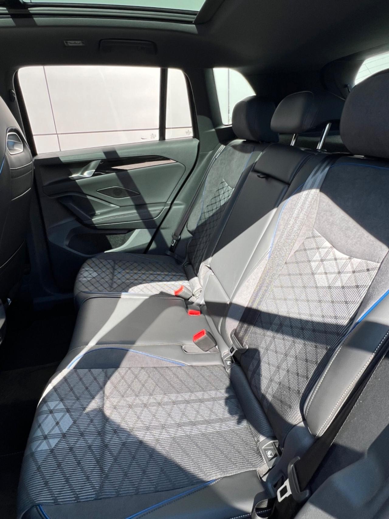 Volkswagen Tiguan 4MOTION R-Line possibilità noleggio no scoring