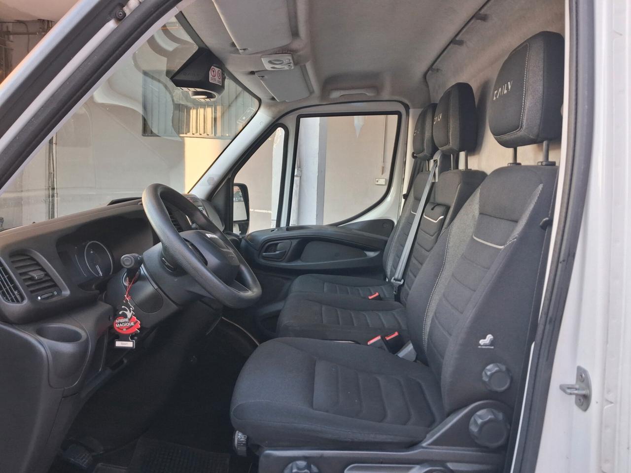 Iveco Daily v35 s 14 2022 unico prop nav