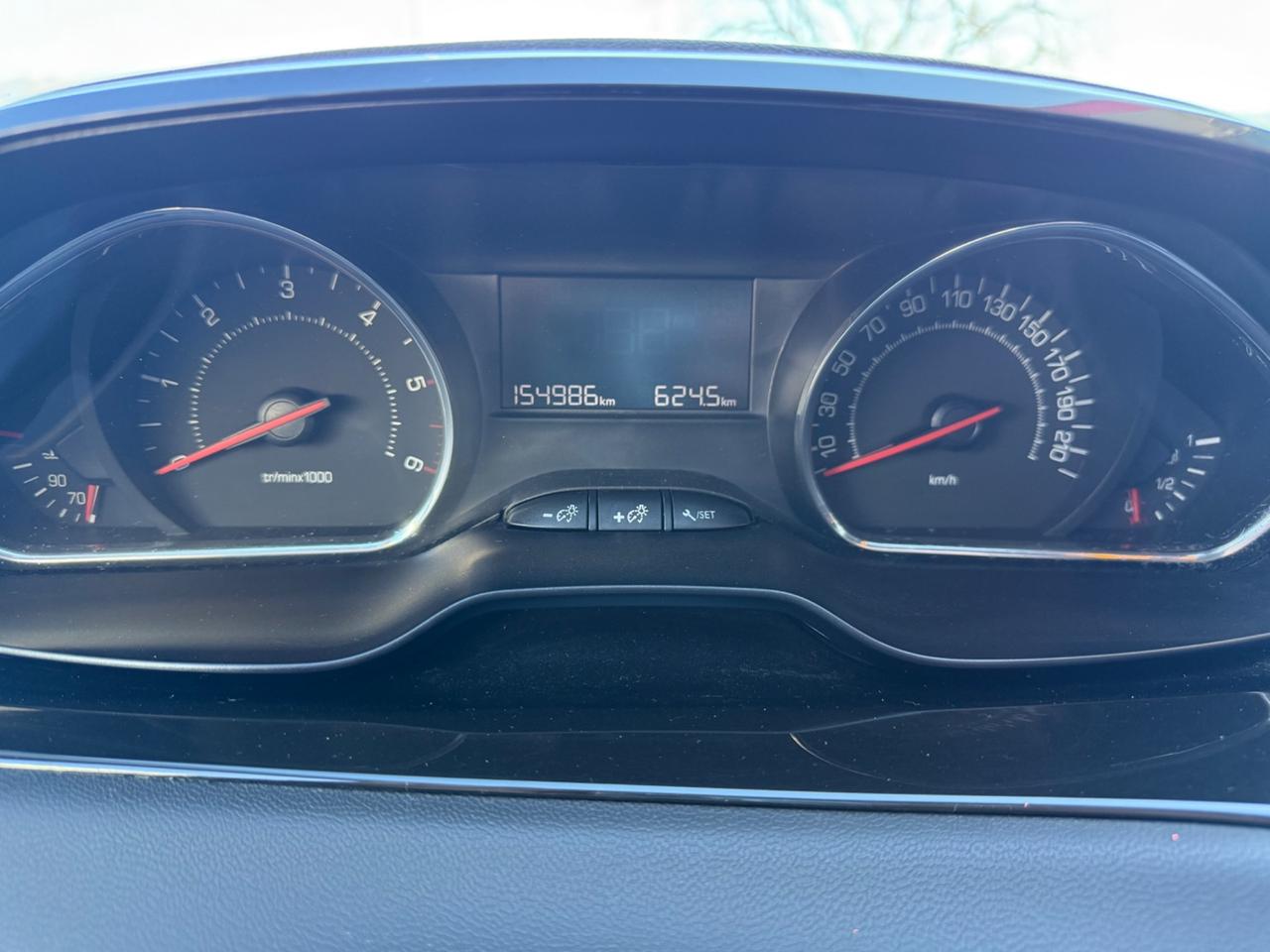 Peugeot 208 1.4 HDi 68 CV 3 porte Allure