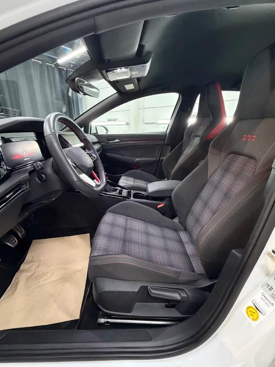 Volkswagen Golf GTI 2.0 TSI