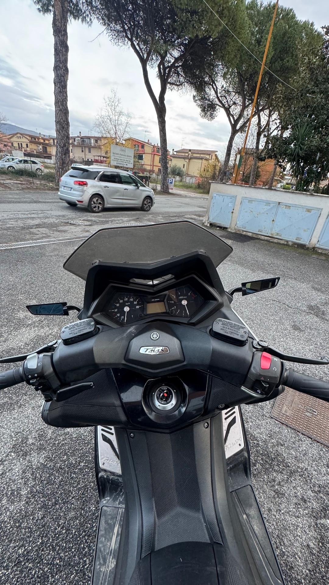 Yamaha T Max 530