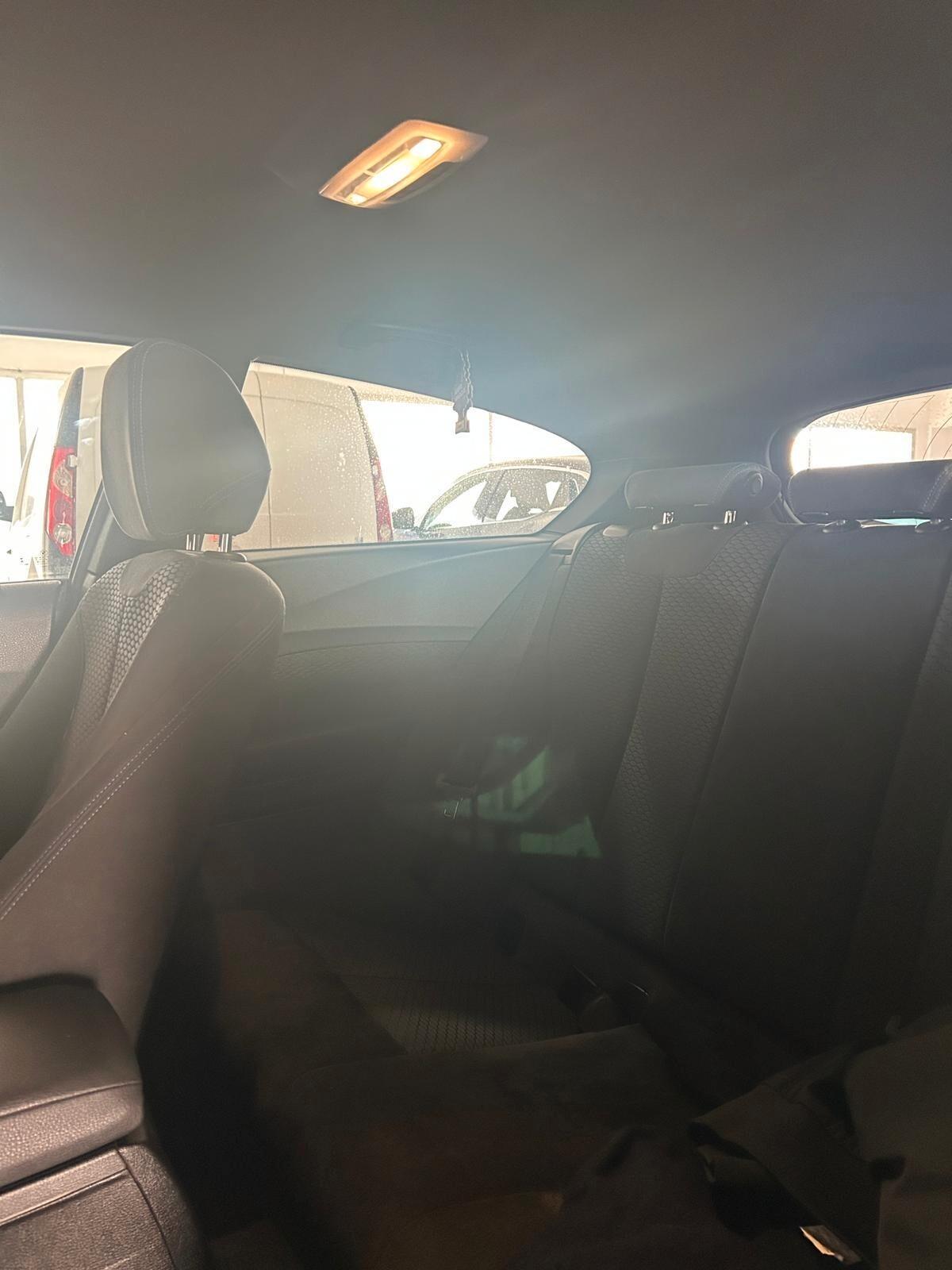 Bmw 118 116d 5p. Urban