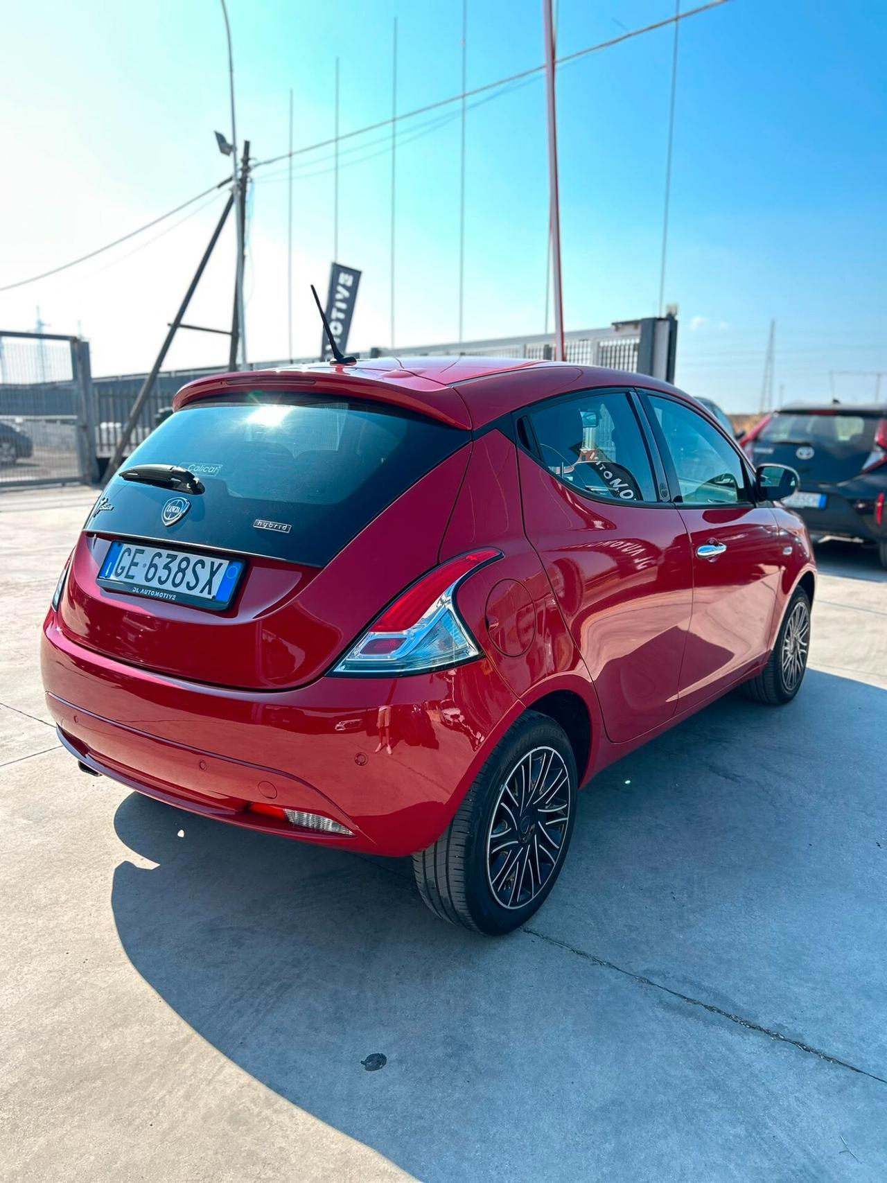 Lancia Ypsilon 1.0 FireFly 5 porte Hybrid Ecochic Gold