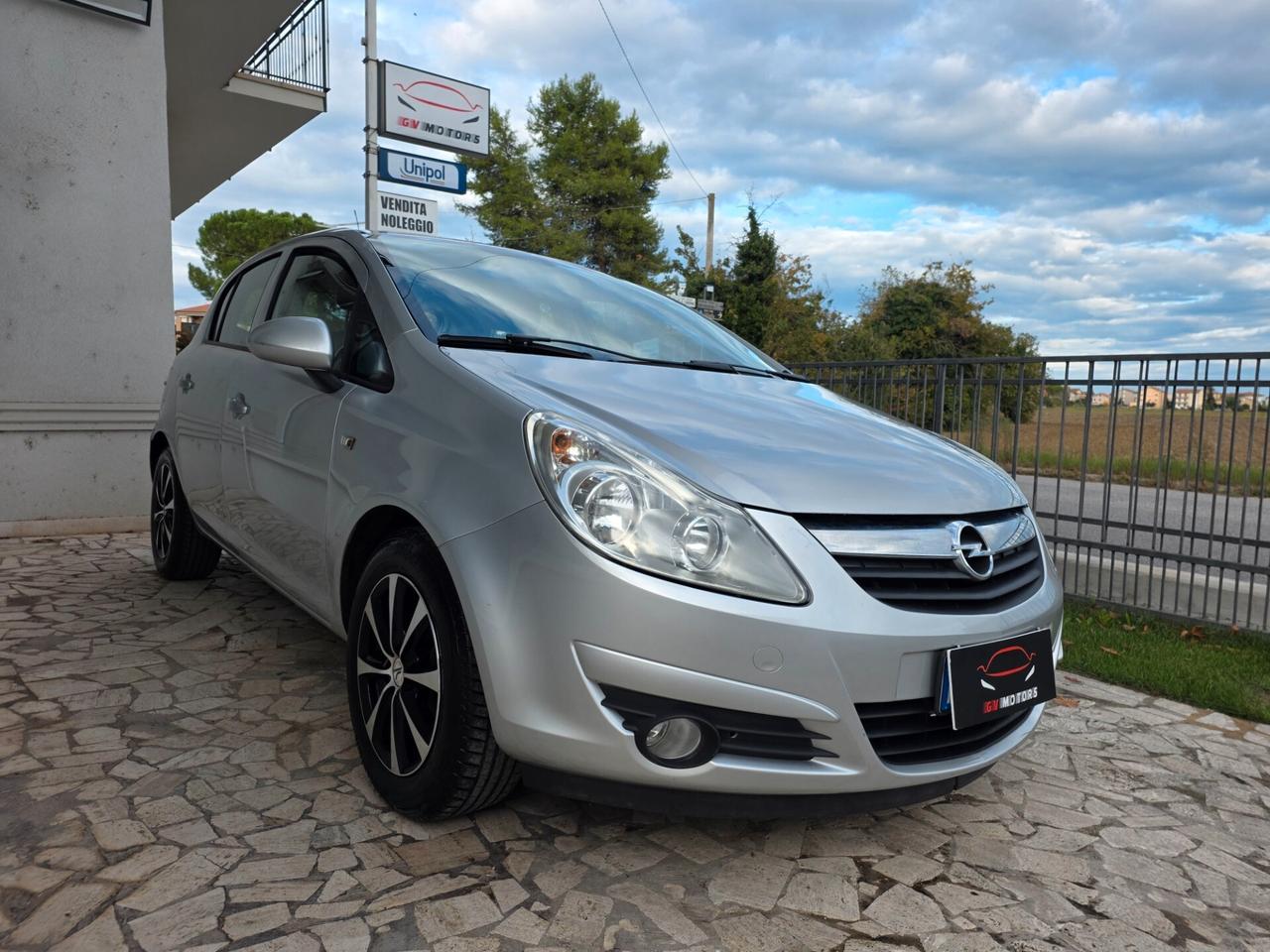 Opel Corsa 1.2 5 porte Cosmo