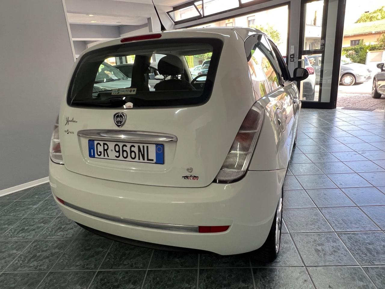 Lancia Ypsilon 1.3 MJT 75 CV Unyca