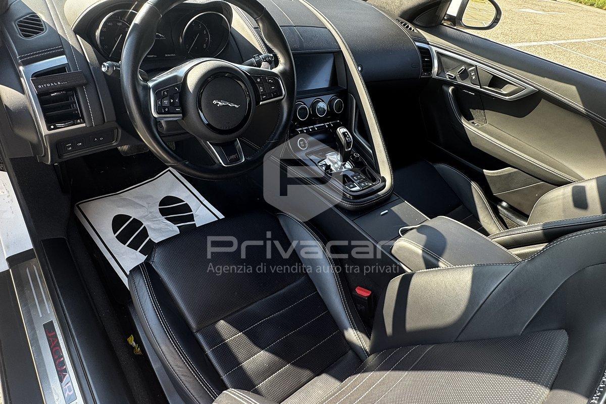 JAGUAR F-Type 2.0 aut. Coupé Chequered Flag