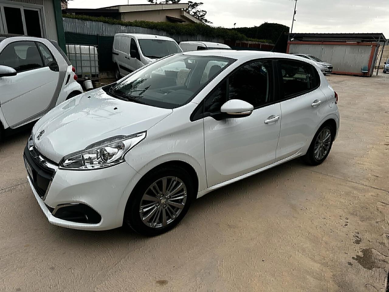 Peugeot 208 1.2 benzina 82 cv 5 porte 2016