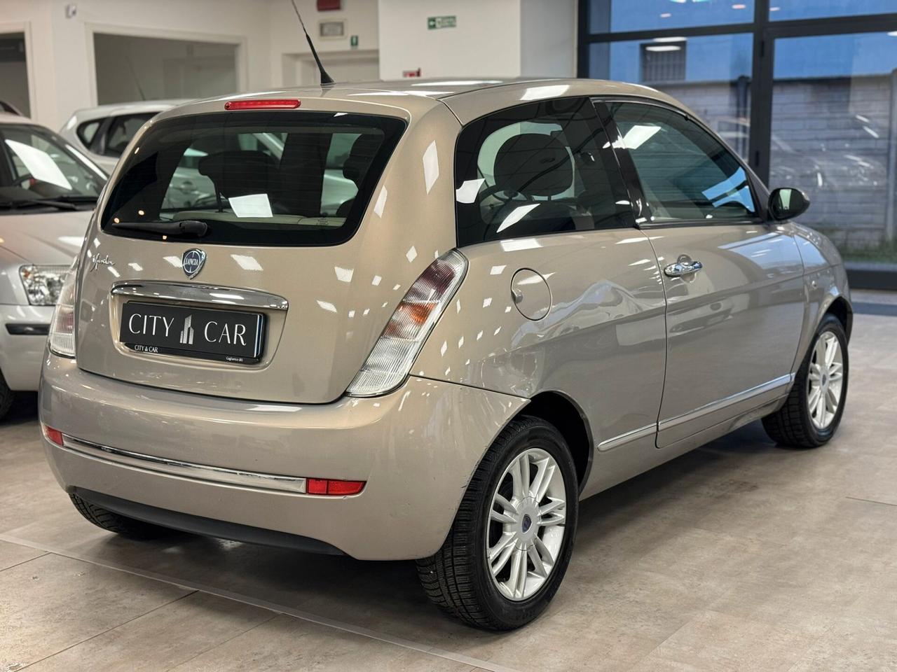 Lancia Ypsilon 1.2 Versus