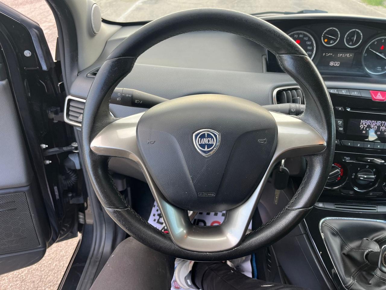 Lancia Ypsilon 1.2 5 porte Platinum Unipro 2014