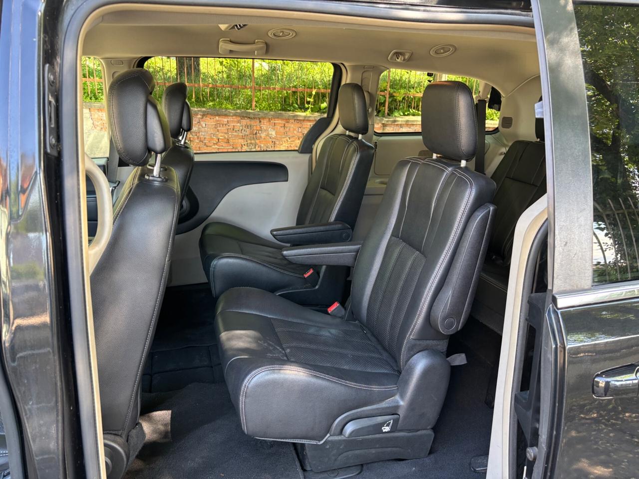 Lancia Voyager 2.8 Turbodiesel Silver 177 CV