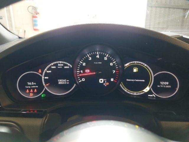 PORSCHE Cayenne 3.0 V6