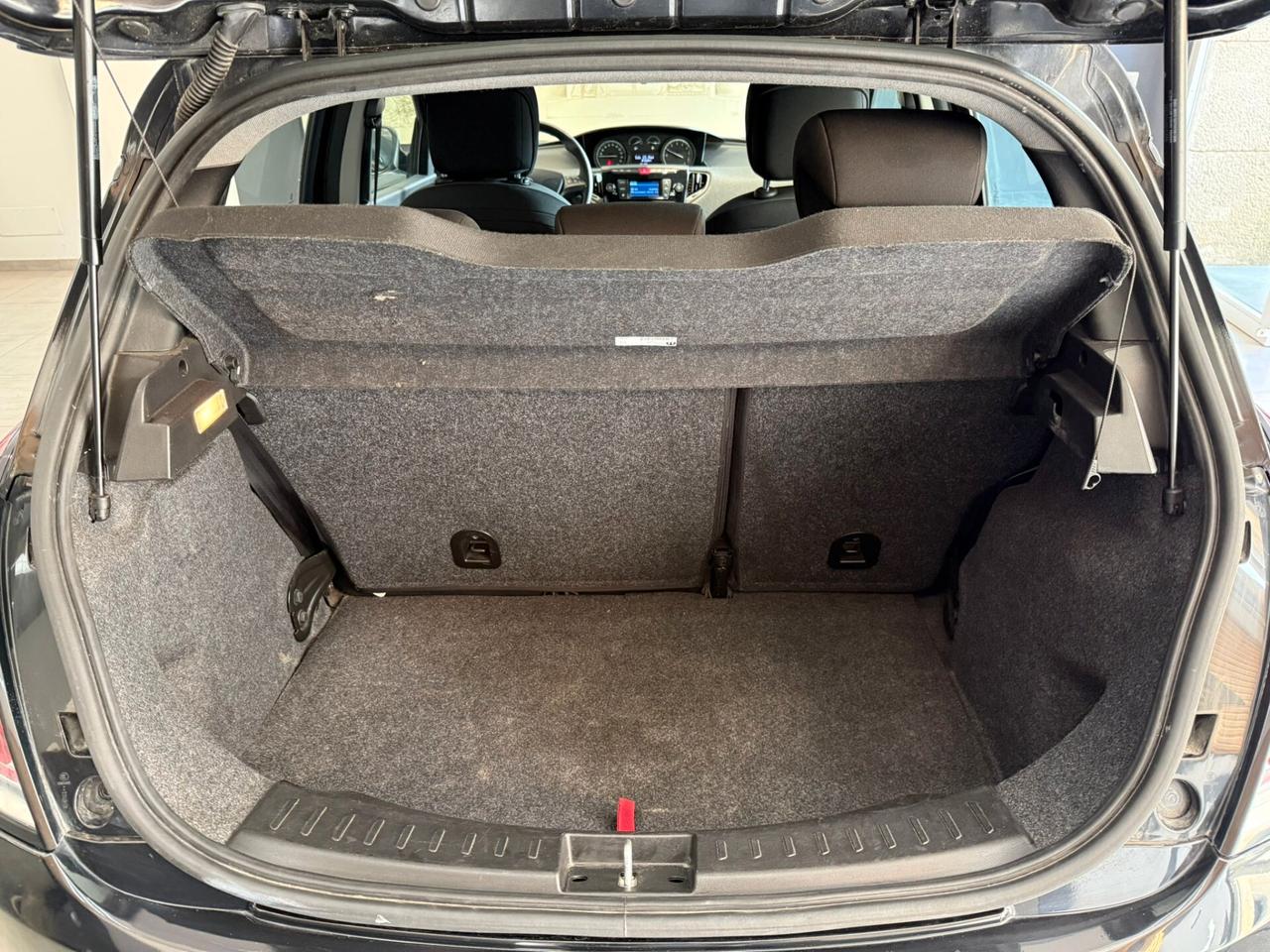 Lancia Ypsilon 1.0 FireFly 5 porte S&S Hybrid Silver Plus