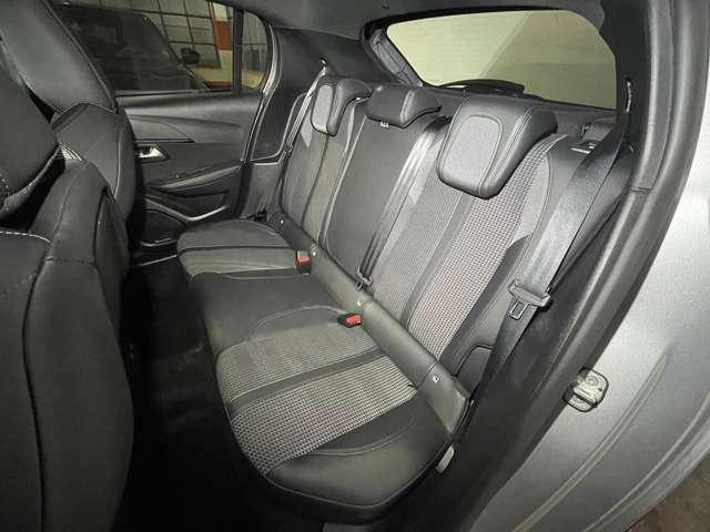 Peugeot 208 1.2 100cv GT EAT8 + Navi + Key Less + Camera