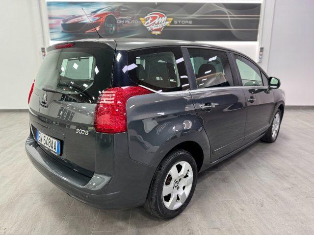 PEUGEOT 5008 1.6 HDi 115CV Business