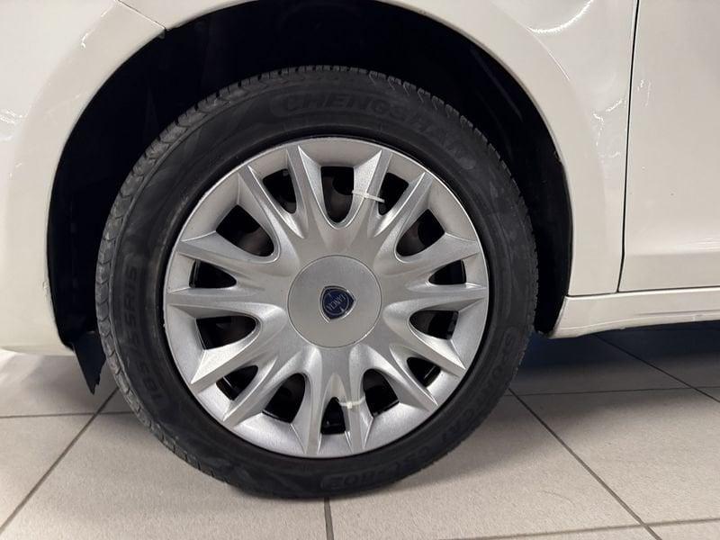 Lancia Ypsilon 1.2 69cv S Momodesign