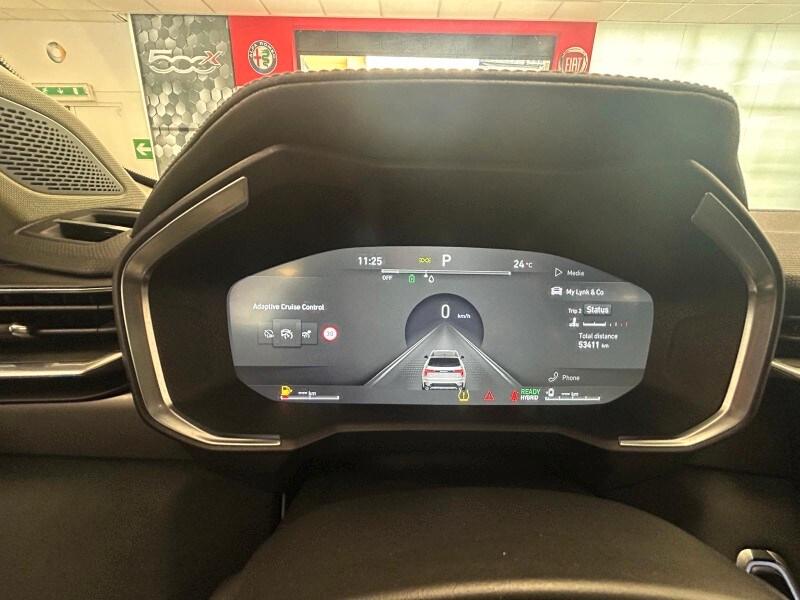 LYNK&CO 01 01 PHEV