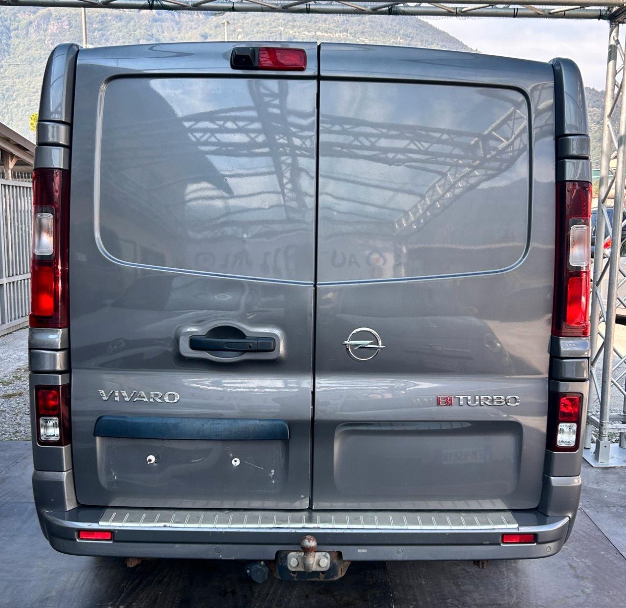 OPEL VIVARO FURGONE 3 POSTI