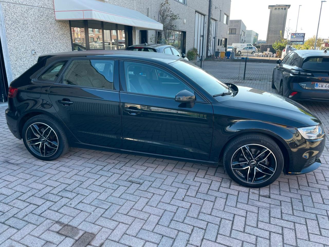 Audi A3 1.6 TDI 116 CV S tronic Sport ok neopatentati