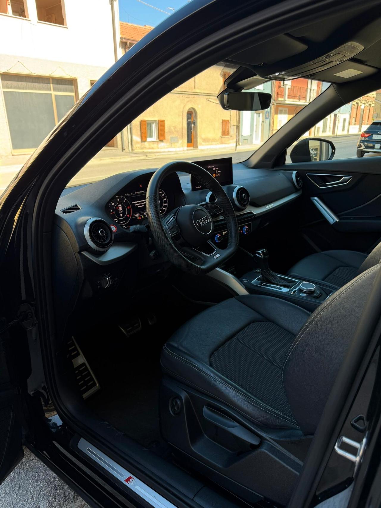 Audi Q2 35 TDI quattro S tronic line Edition