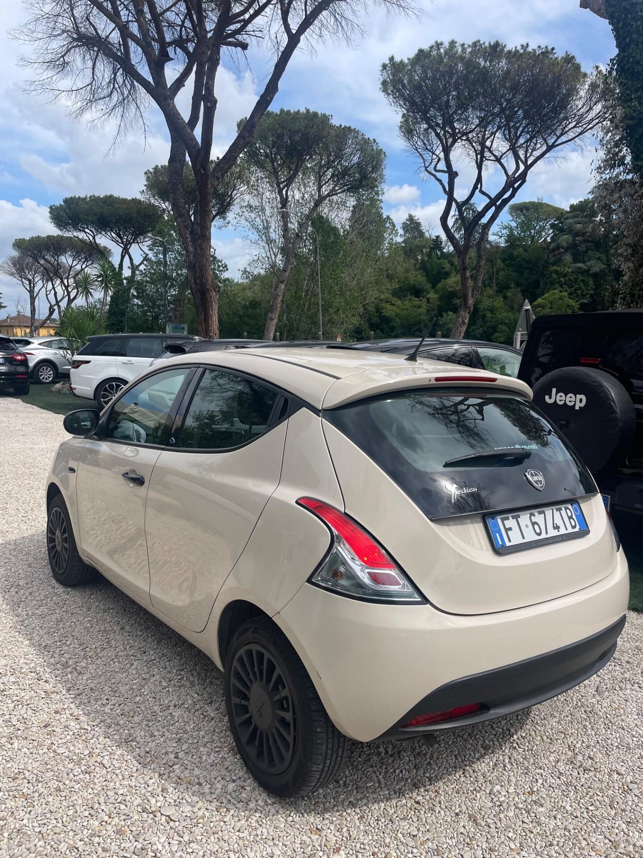 Lancia Ypsilon 1.2 69 CV 5 porte S&S Platinum
