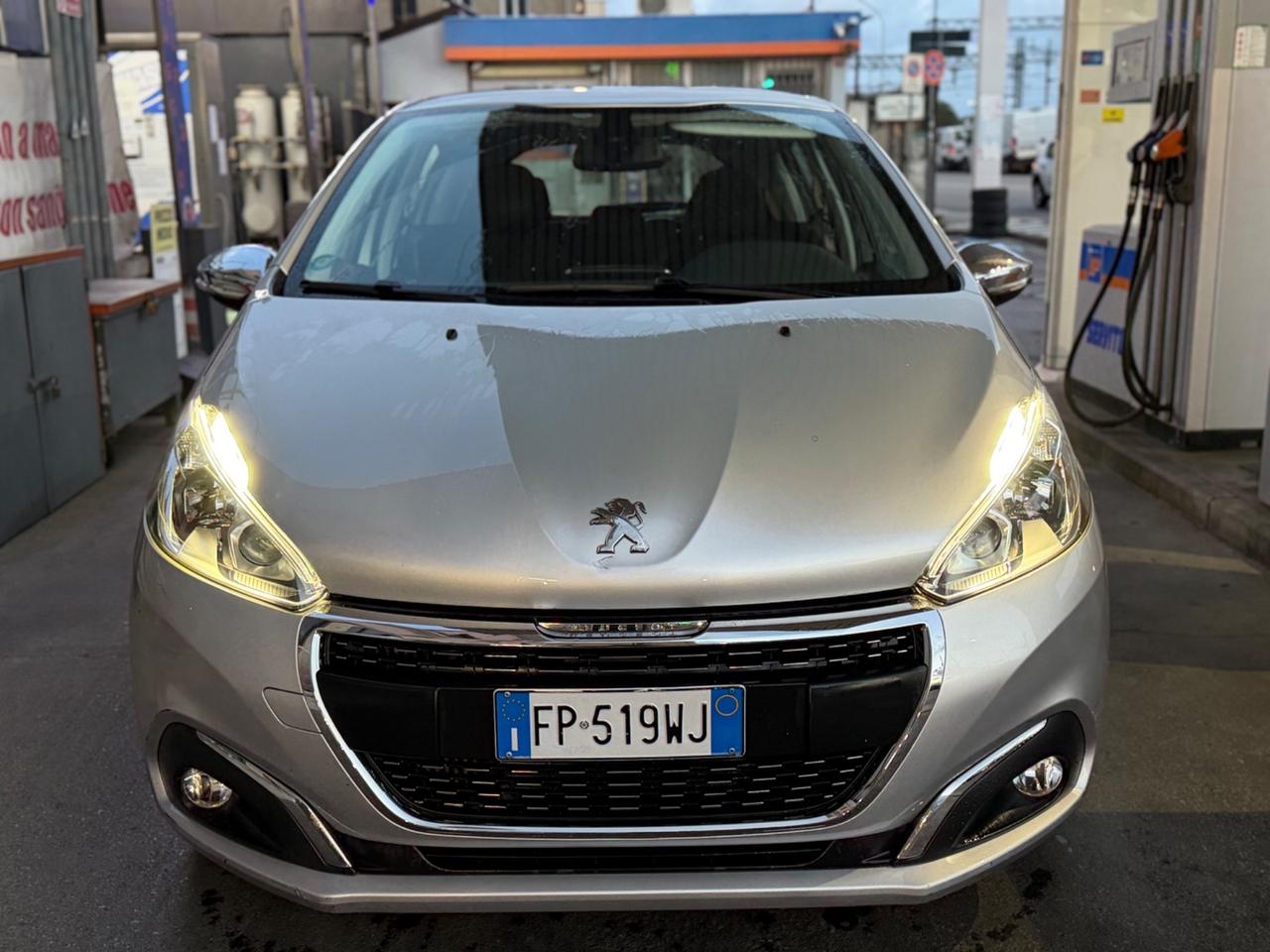 Peugeot 208 1.6hdi 75cv allure - 2018 km certificati