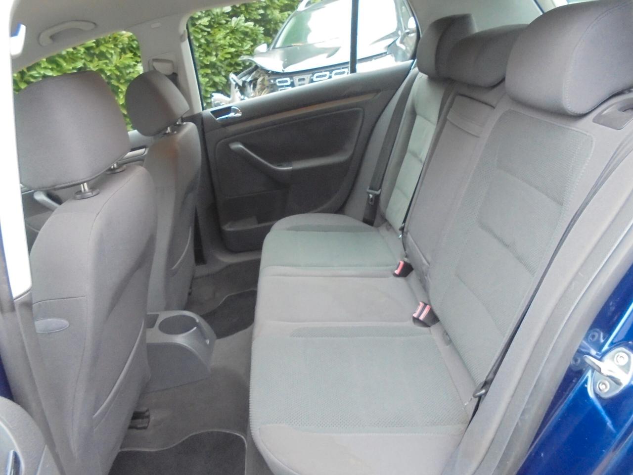 Volkswagen Golf 1.6 16V FSI 5p. Comfortline