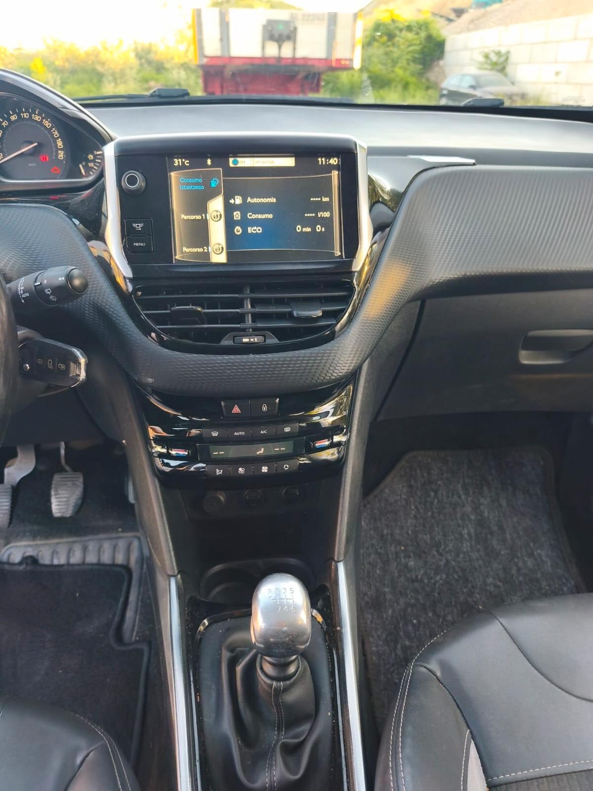 Peugeot 2008 2014---1.6 Diesel