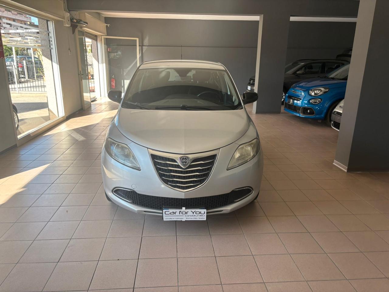 Lancia Ypsilon 1.2 69 CV 5 porte S&S Silver