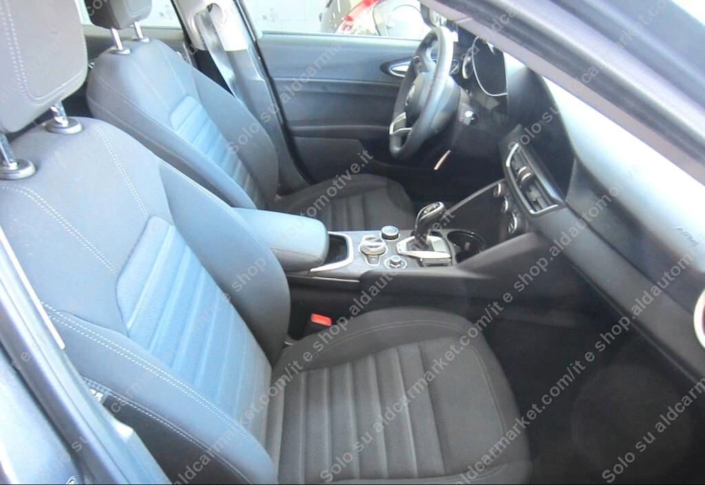 Alfa Romeo Giulia 2.2 Turbodiesel 190 CV AT8 Business Navi PREZZO REALE UNIPRO IVA DEDUCIBILE