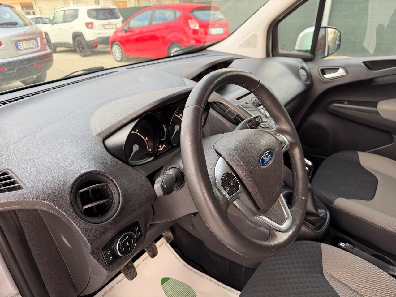 Ford Tourneo Courier 1.5 TDCI 75 CV Titanium