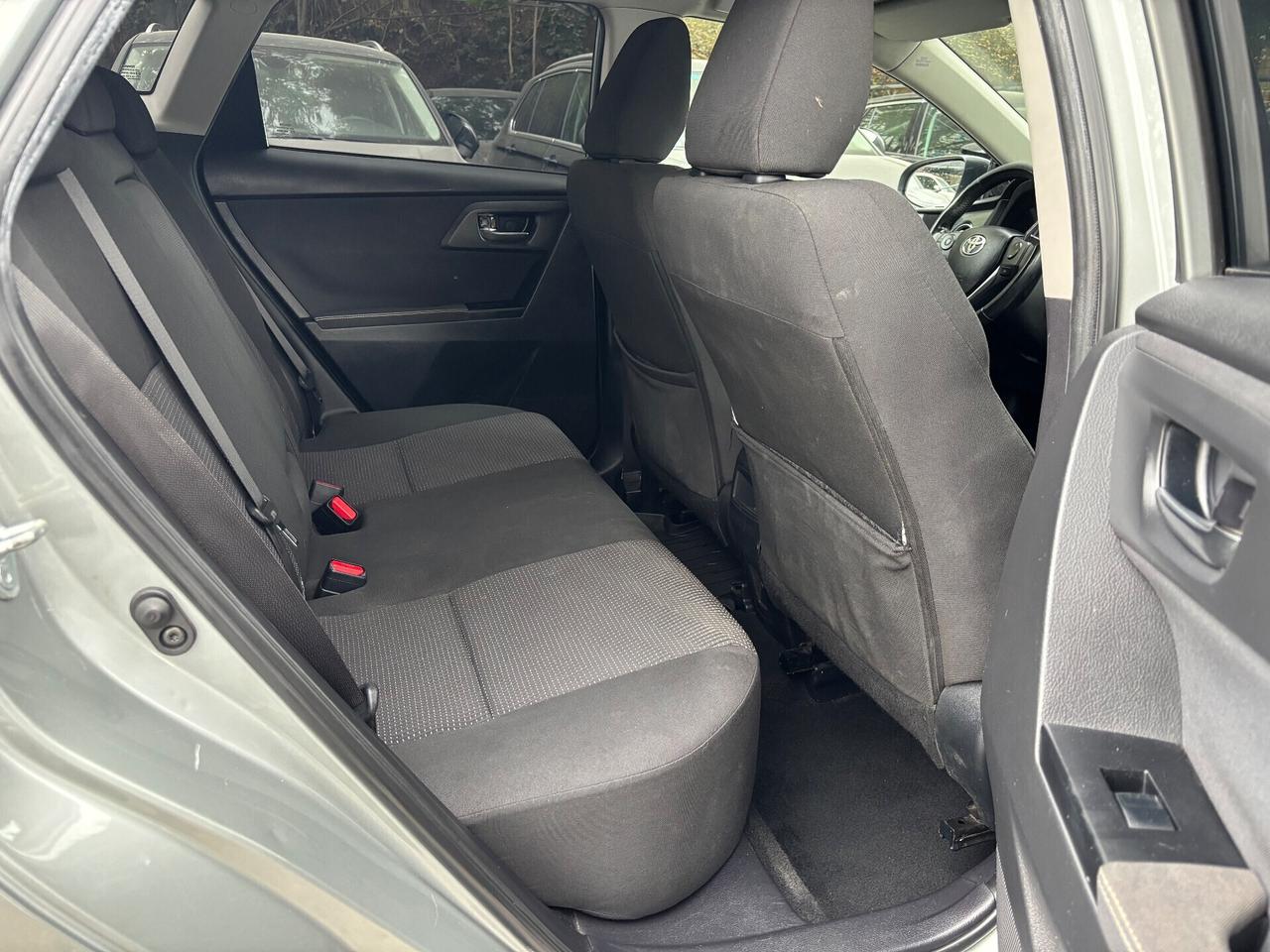 Toyota Auris 1.4 D-4D 5 porte ok neopatentati