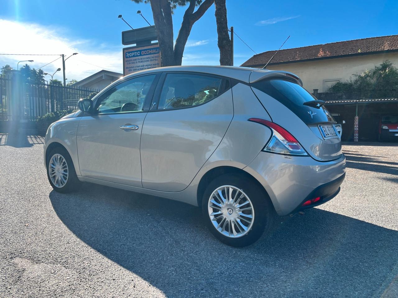 Lancia Ypsilon 1.2 69 CV 5 porte S&S Silver