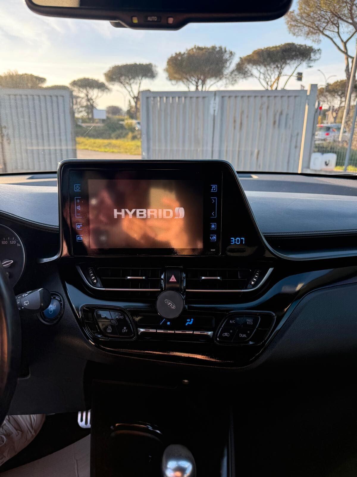 Toyota C-HR 1.8 Hybrid E-CVT Business