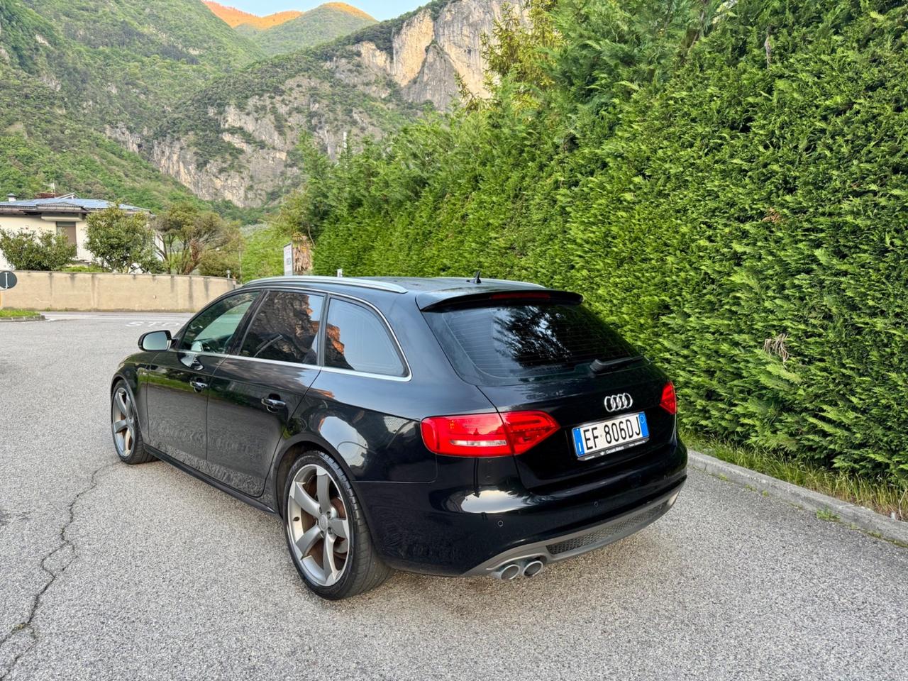 Audi A4 S-LINE QUATTRO