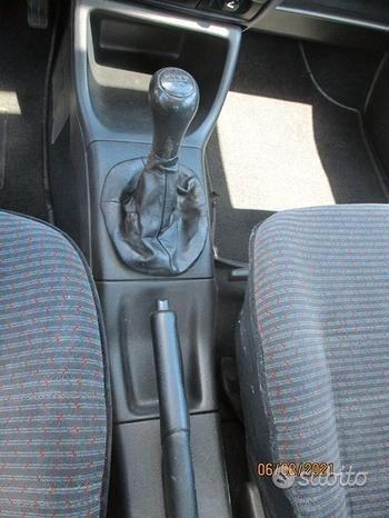 Volkswagen Golf 1.8/90 CV cat 5 porte GL