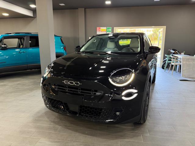 FIAT 600 KM0 LA PRIMA 100CV+CARPLAY WI-FI+18''+RCAM+2PDC