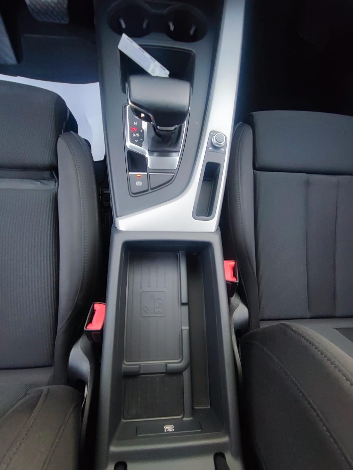 Audi A4 Avant 40 2.0 tdi S line edition 204cv s-tronic