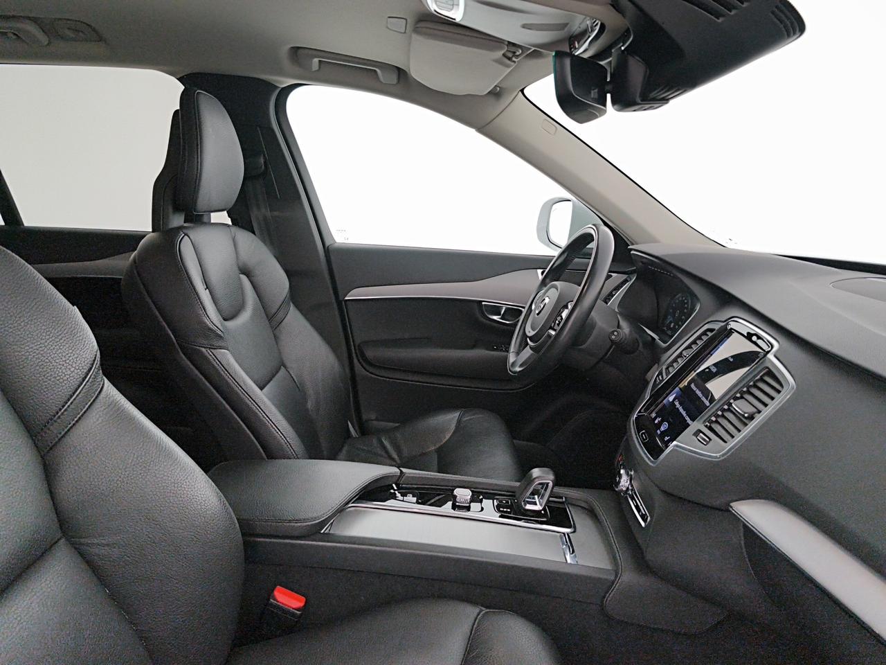 Volvo XC90 2.0 b5 Momentum Pro awd