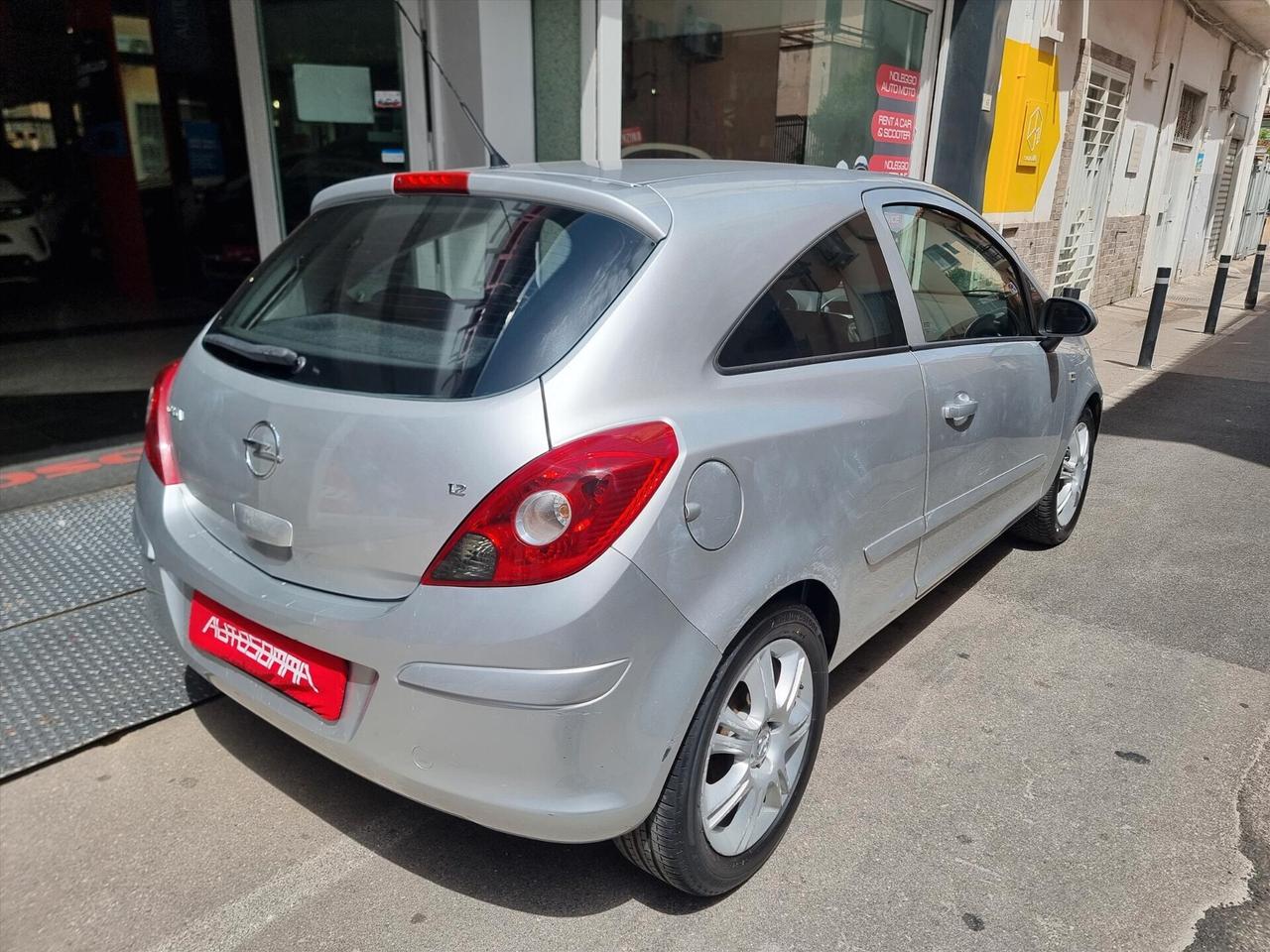 Opel Corsa 1.2 5 porte Cosmo CAMBIO AUTOMATICO GPL